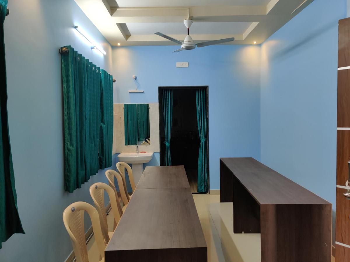 Bandekar Home Stay Mālvan Buitenkant foto