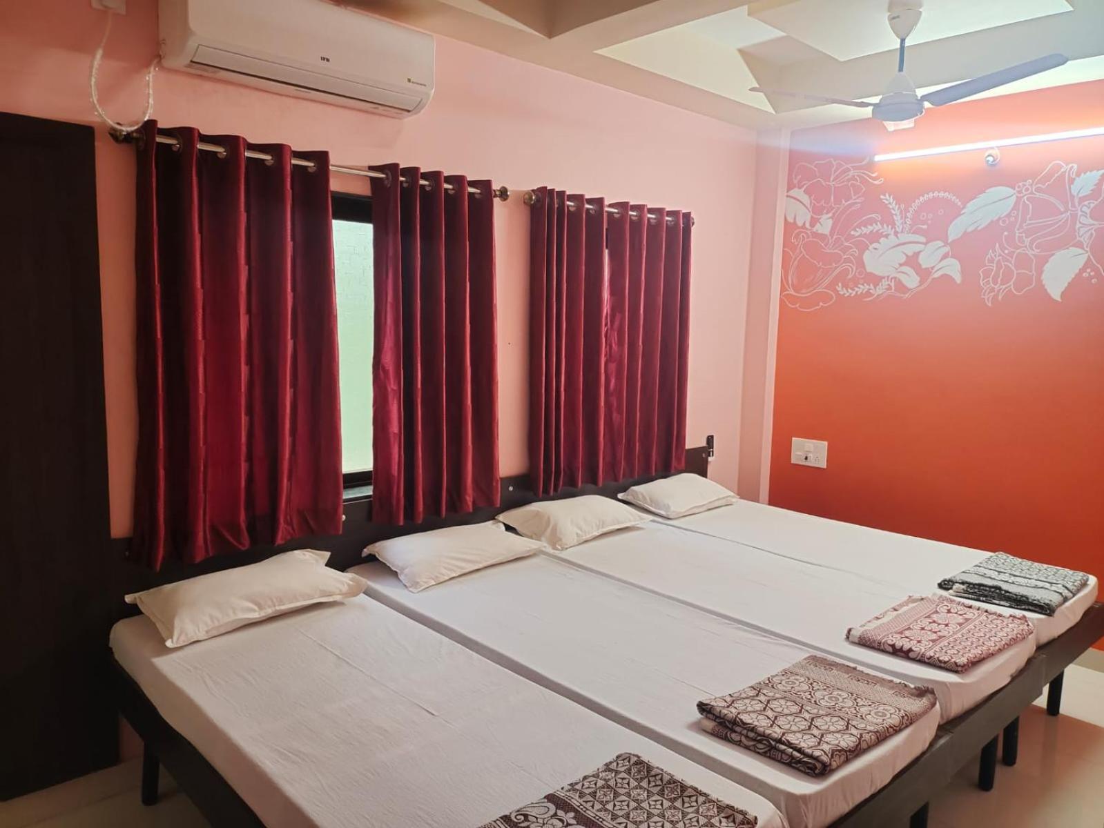 Bandekar Home Stay Mālvan Buitenkant foto